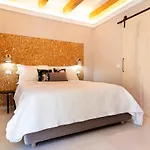 بيت ضيافة La Via And Terrace أولبيا