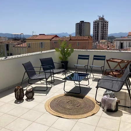 La Via And Terrace بيت ضيافة أولبيا